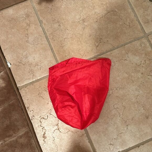 NWOT Be Inspired down packable puffer vest I'm w woman's red color. - Picture 12 of 12